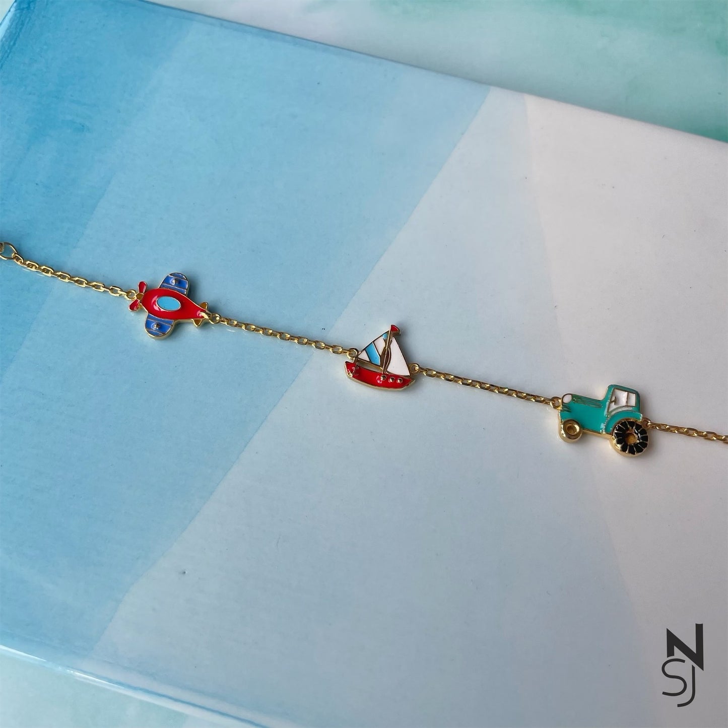 Going places! Charm Bracelet